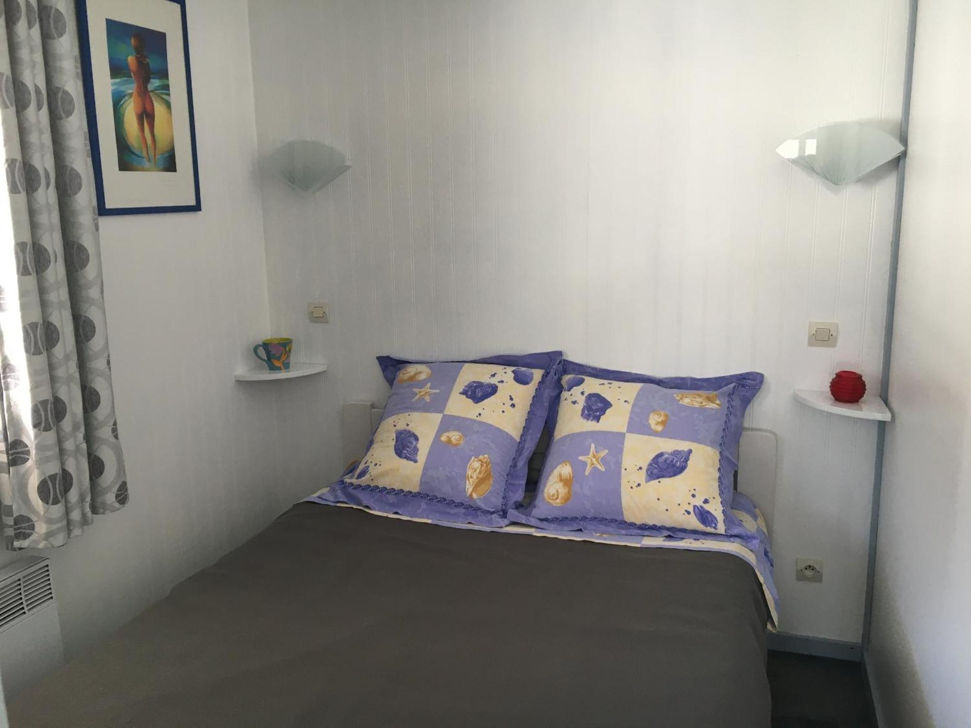 Chalet Orange Naturiste La Jenny Le Porge Exterior photo